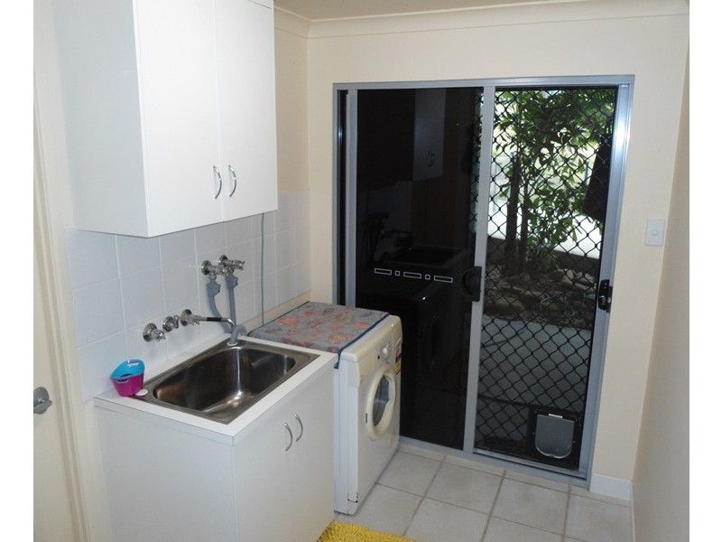 33 Blackcurrant Drive, Hideaway Bay QLD 4800
