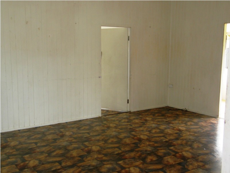 8 Davy Avenue, Proserpine QLD 4800