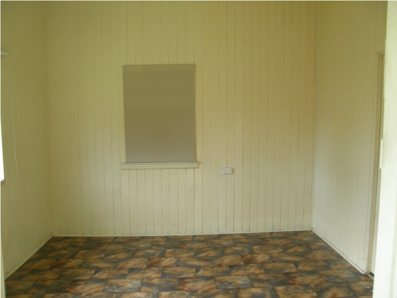 8 Davy Avenue, Proserpine QLD 4800