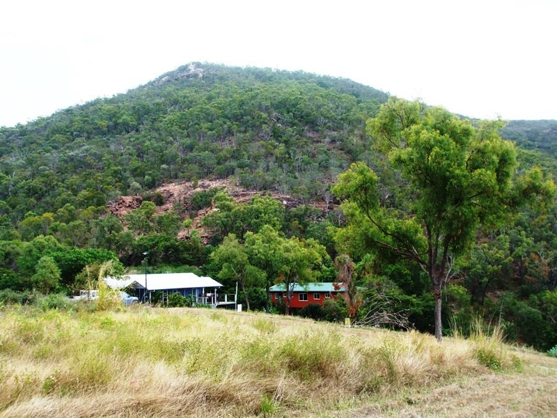 33 Roseric Crescent, Hideaway Bay QLD 4800