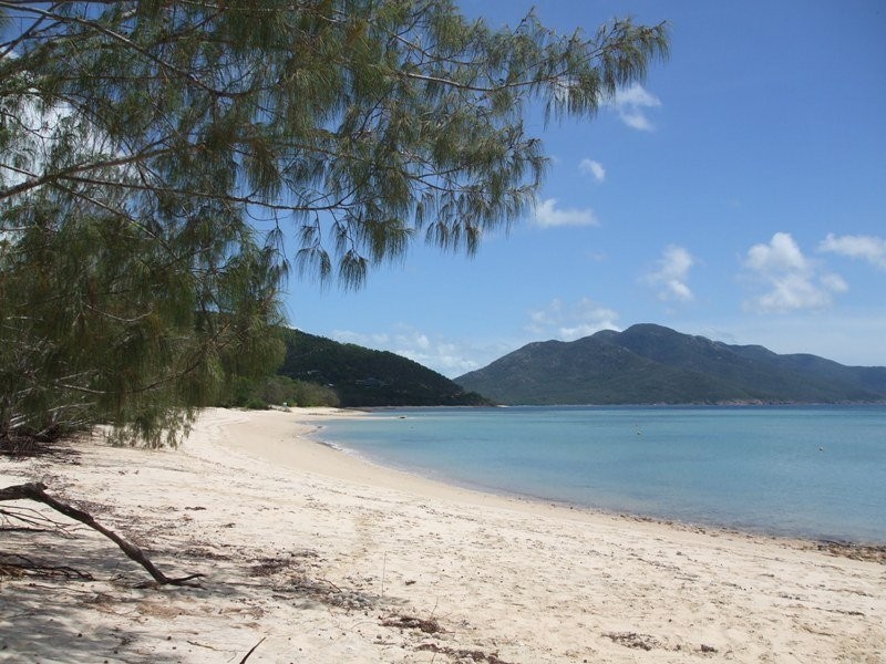 33 Roseric Crescent, Hideaway Bay QLD 4800