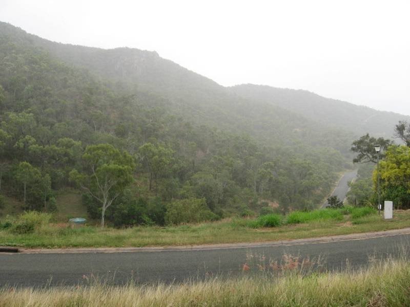 33 Roseric Crescent, Hideaway Bay QLD 4800