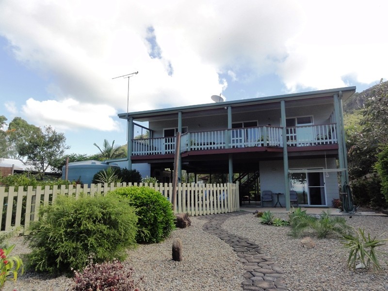104 Gloucester Avenue, Hideaway Bay QLD 4800
