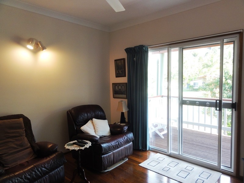 104 Gloucester Avenue, Hideaway Bay QLD 4800