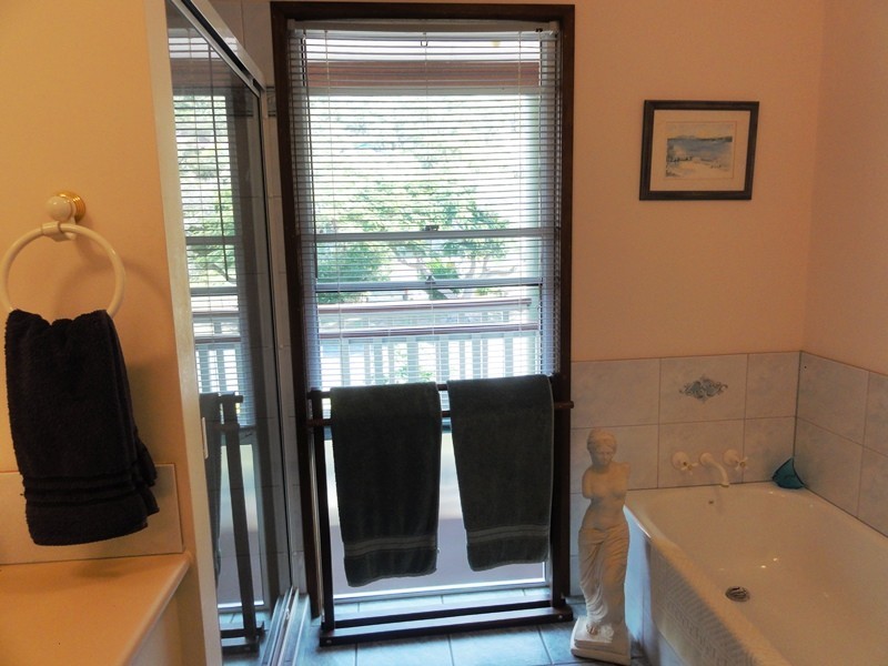 104 Gloucester Avenue, Hideaway Bay QLD 4800