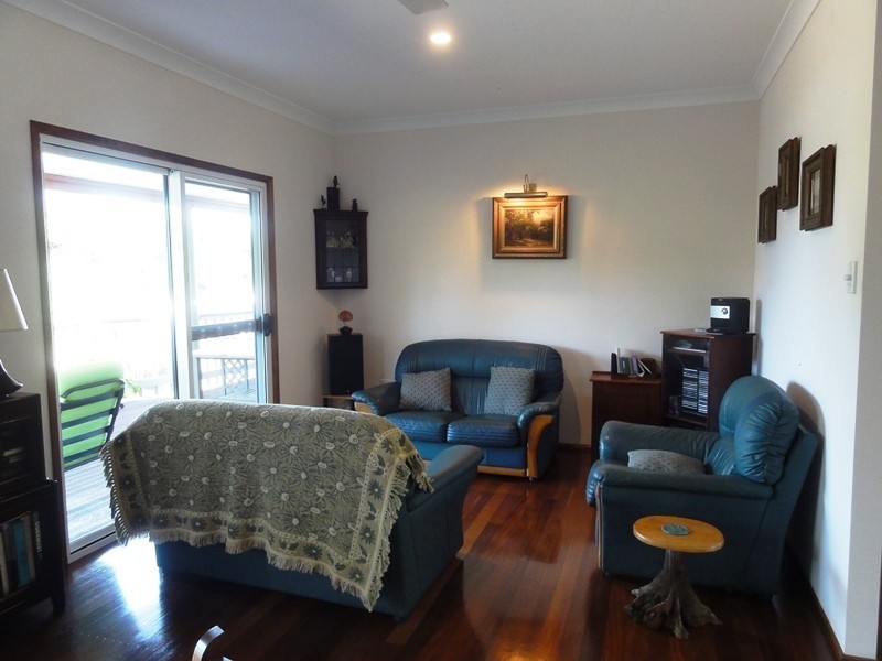 104 Gloucester Avenue, Hideaway Bay QLD 4800