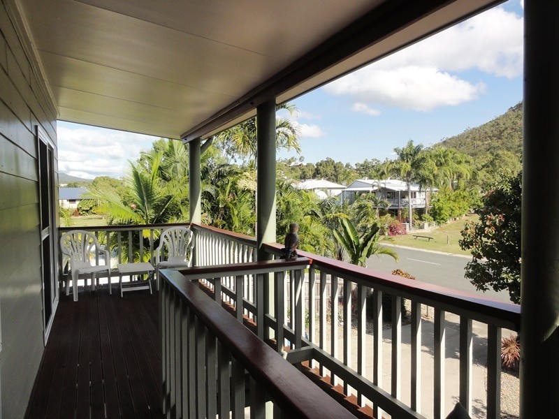 104 Gloucester Avenue, Hideaway Bay QLD 4800