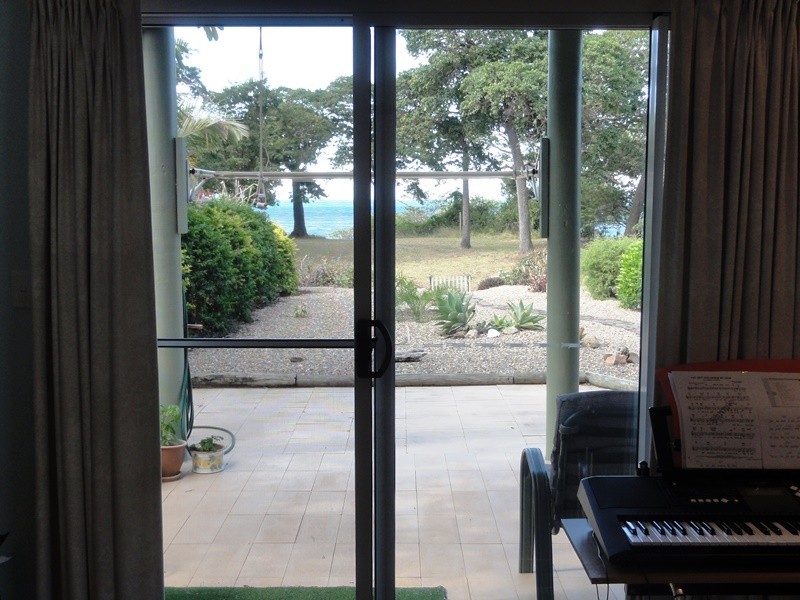 104 Gloucester Avenue, Hideaway Bay QLD 4800