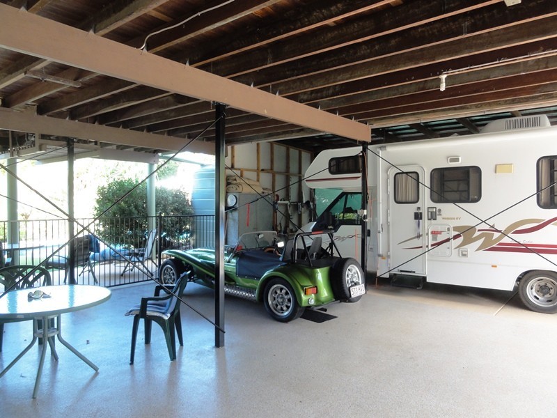 104 Gloucester Avenue, Hideaway Bay QLD 4800