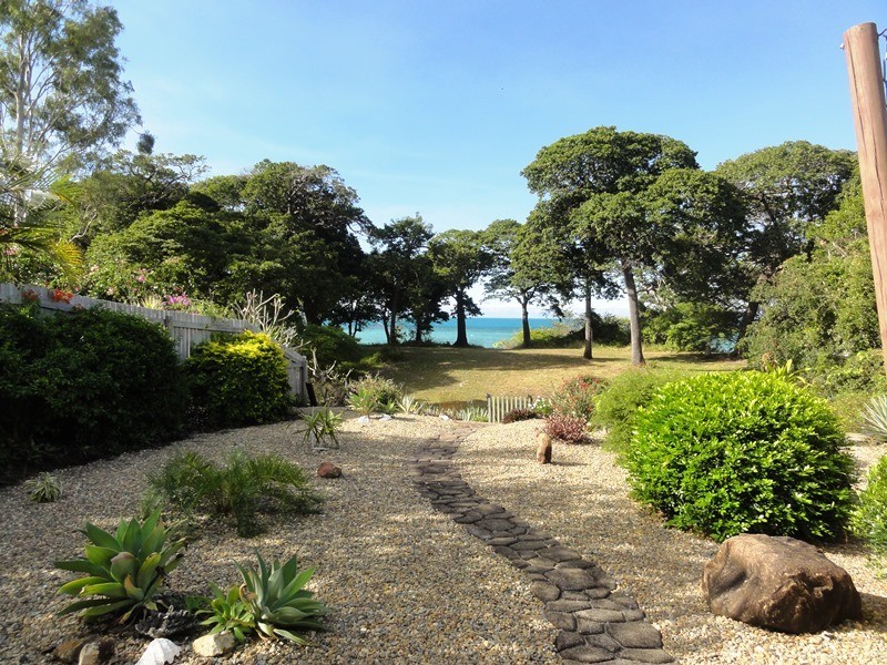 104 Gloucester Avenue, Hideaway Bay QLD 4800