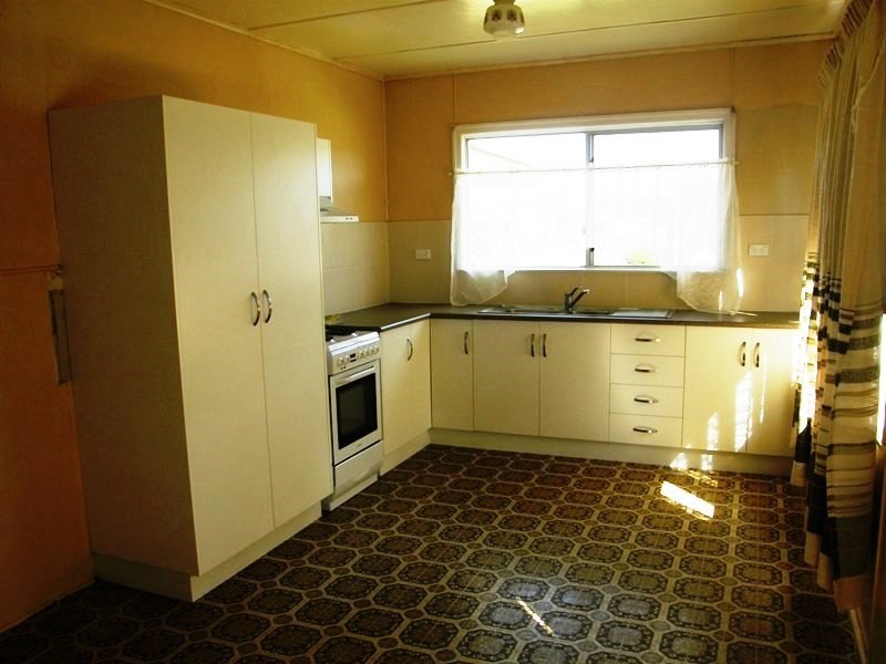 8 Phaff Street, Proserpine QLD 4800