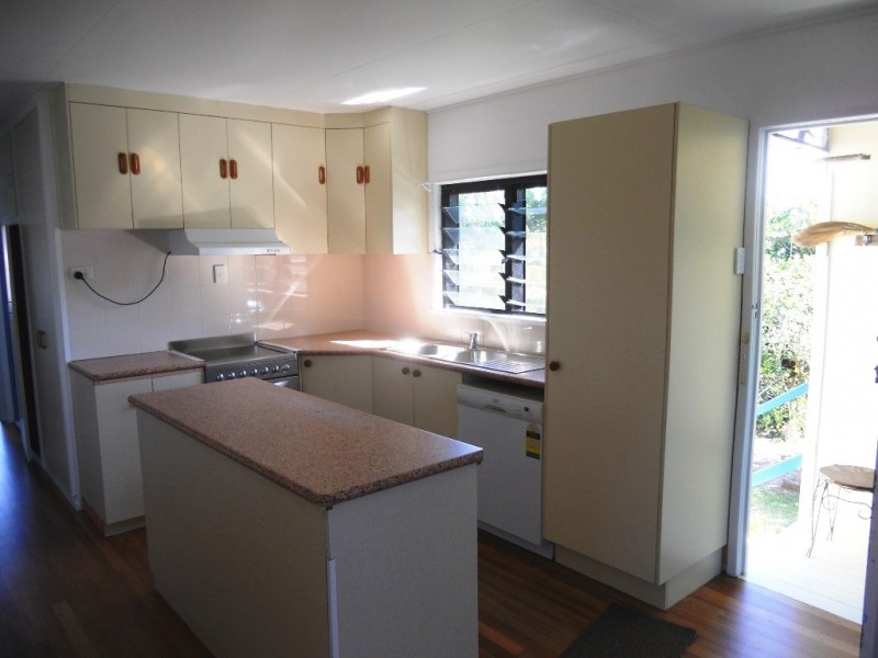 10 Telia, Proserpine QLD 4800