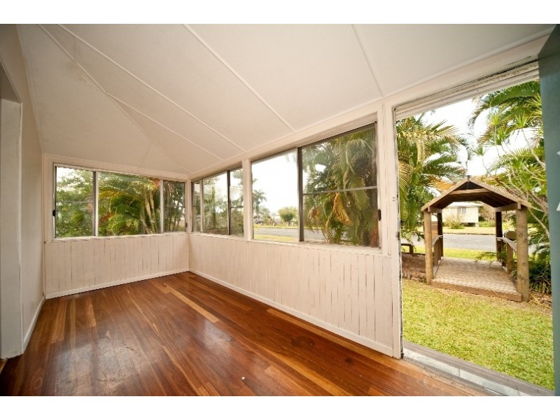 4 Barry Street, Proserpine QLD 4800