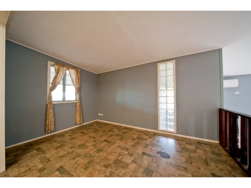 4 Barry Street, Proserpine QLD 4800