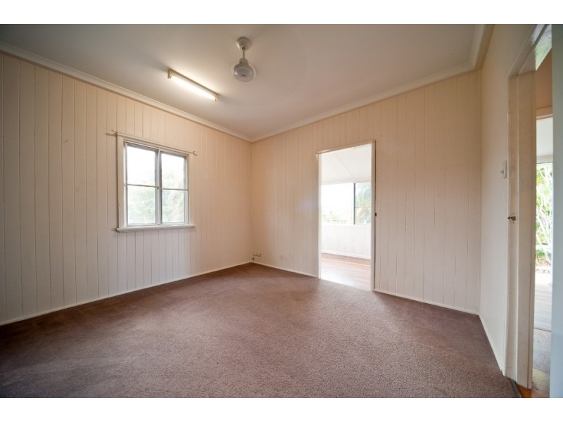 4 Barry Street, Proserpine QLD 4800