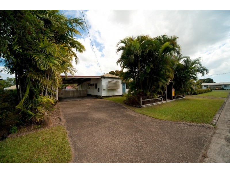 4 Barry Street, Proserpine QLD 4800