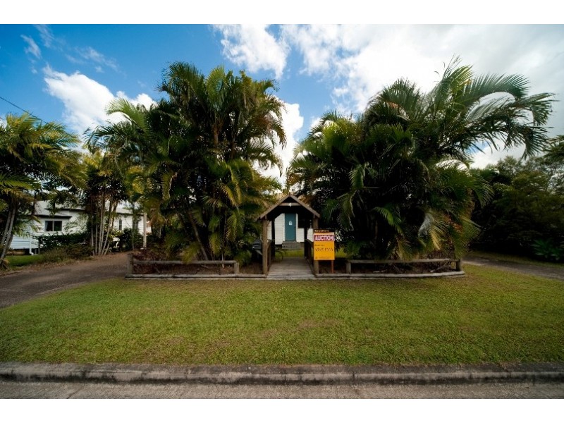 4 Barry Street, Proserpine QLD 4800