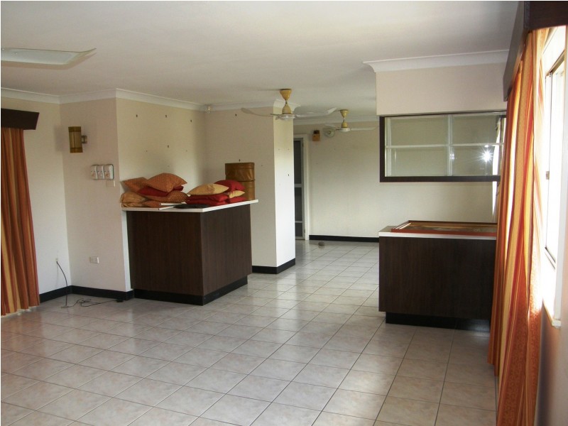11 Ann Street, Proserpine QLD 4800