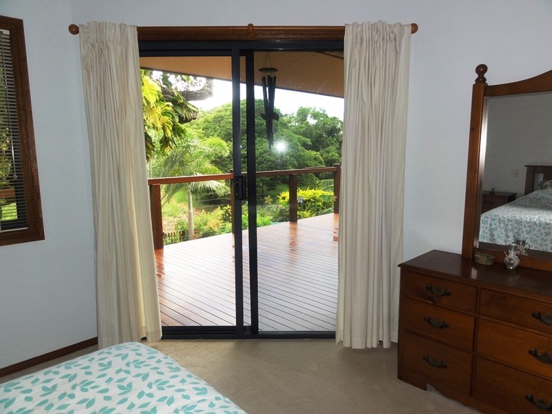 92 Gloucester Avenue, Hideaway Bay QLD 4800