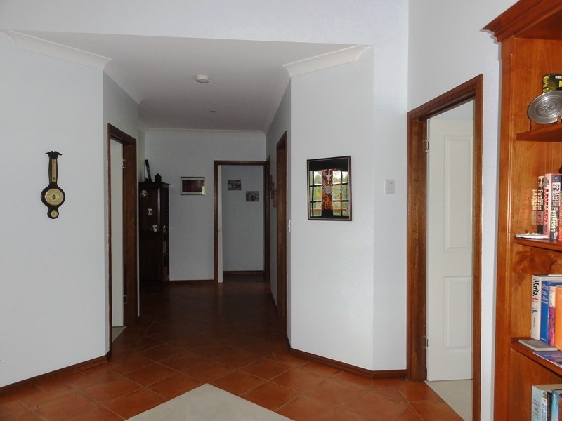 92 Gloucester Avenue, Hideaway Bay QLD 4800