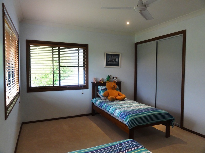 92 Gloucester Avenue, Hideaway Bay QLD 4800