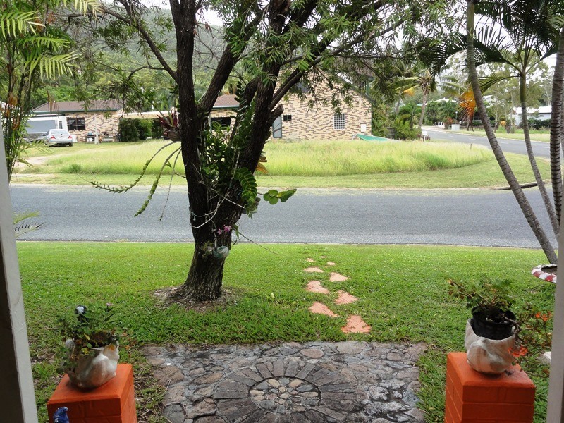 93 Gloucester Avenue, Hideaway Bay QLD 4800