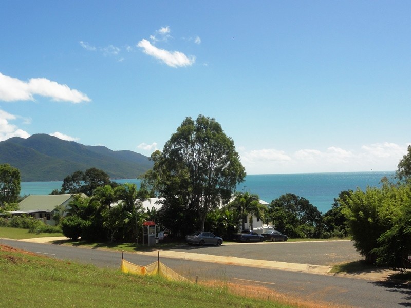 7 Gloucester Avenue, Hideaway Bay QLD 4800