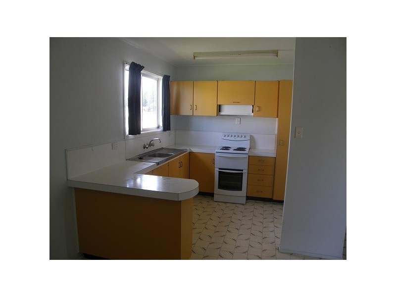 2 Hinschen Street, Proserpine QLD 4800