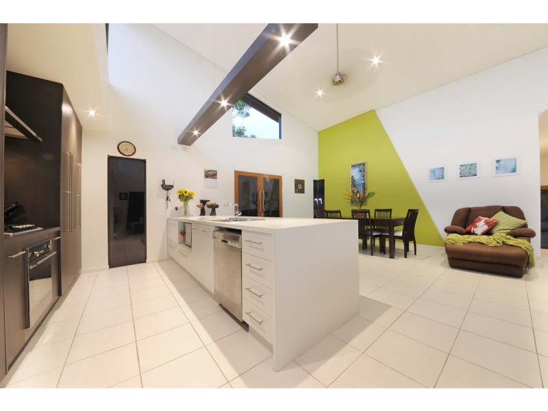 10/14 Hamilton Avenue, Cannonvale QLD 4802