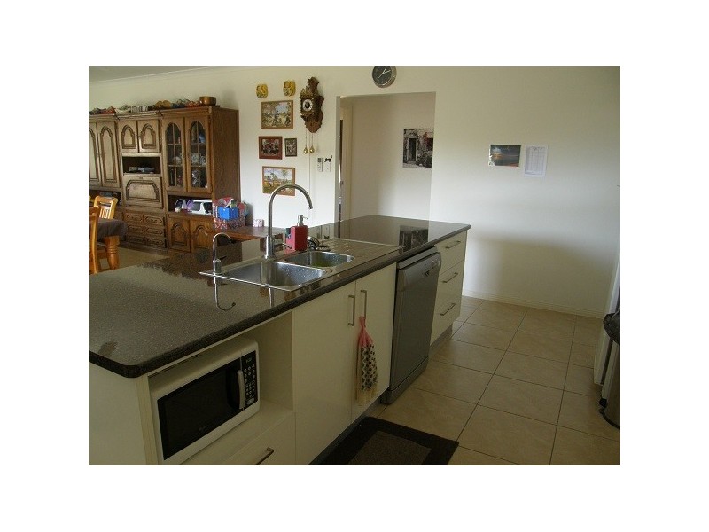 32 Hansen Dr, Proserpine QLD 4800