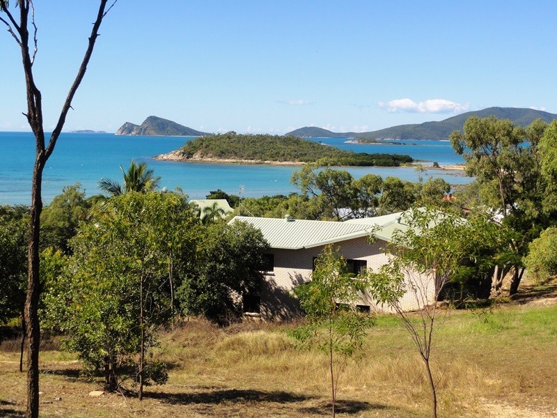 27 Blackcurrent Drive, Hideaway Bay QLD 4800