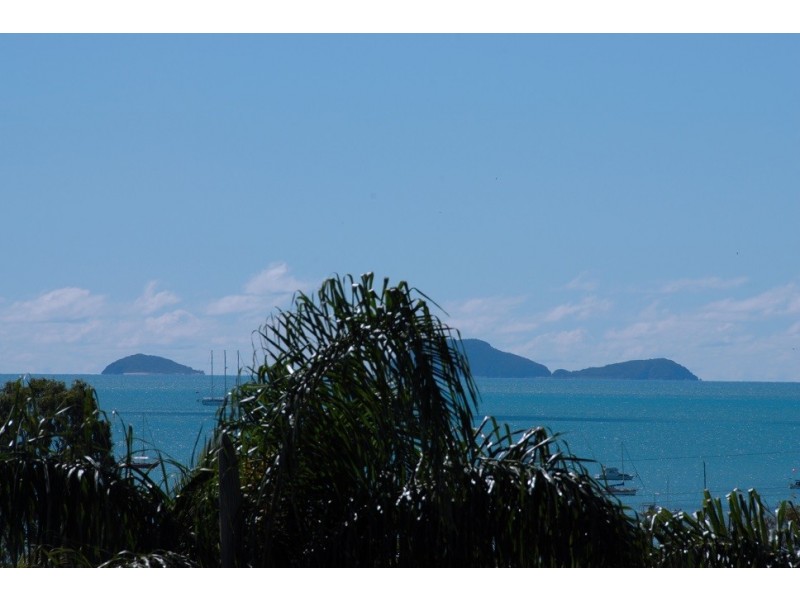 24 / 2 Eshelby Dr, Cannonvale QLD 4802