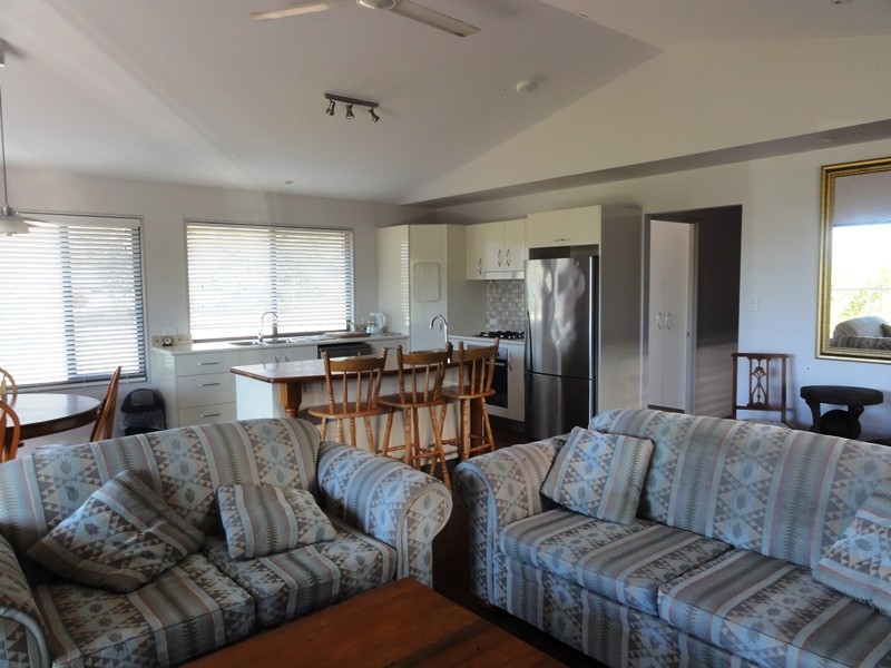 84 Gloucester Avenue, Hideaway Bay QLD 4800