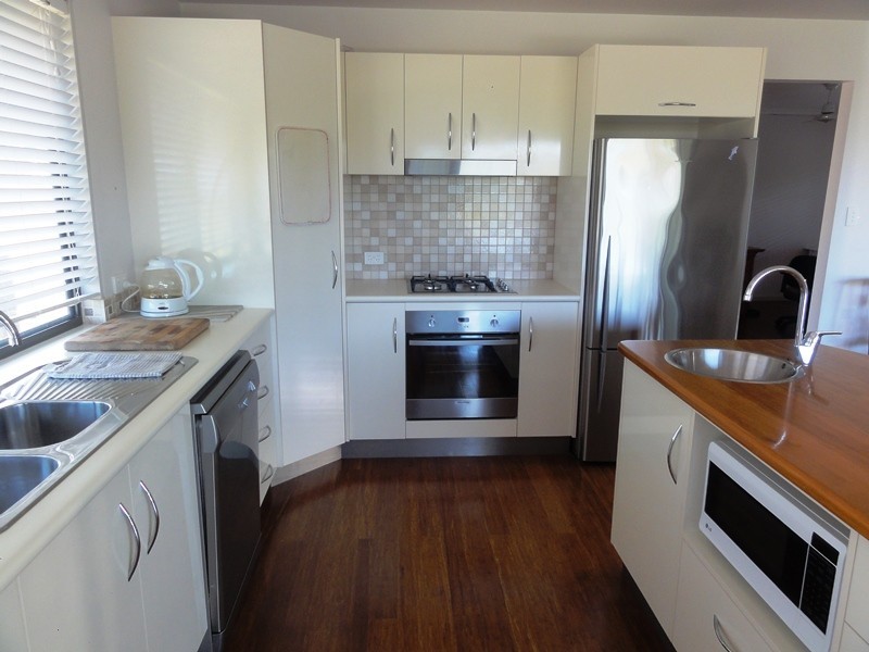 84 Gloucester Avenue, Hideaway Bay QLD 4800