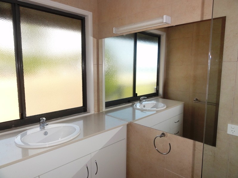 84 Gloucester Avenue, Hideaway Bay QLD 4800