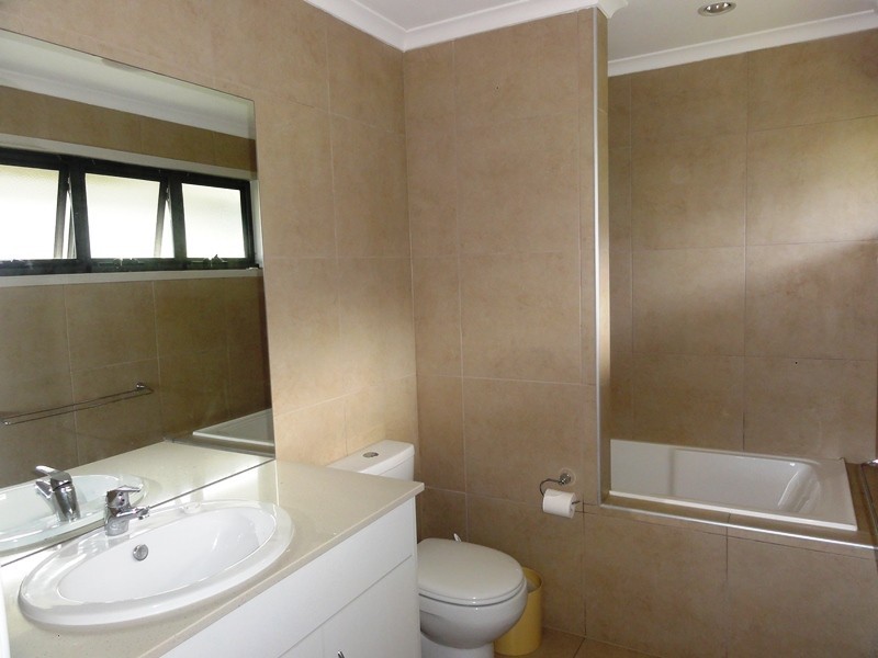 84 Gloucester Avenue, Hideaway Bay QLD 4800