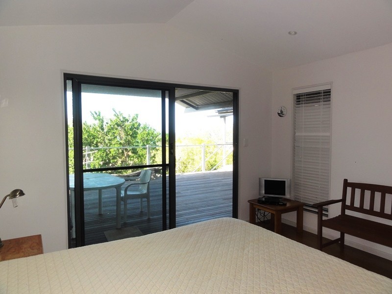 84 Gloucester Avenue, Hideaway Bay QLD 4800
