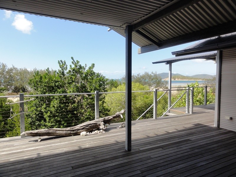 84 Gloucester Avenue, Hideaway Bay QLD 4800