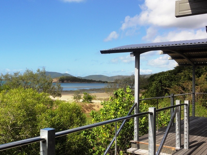84 Gloucester Avenue, Hideaway Bay QLD 4800