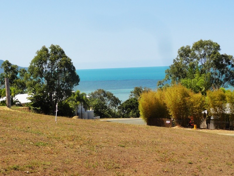 2 / 5 Gloucester Avenue, Hideaway Bay QLD 4800