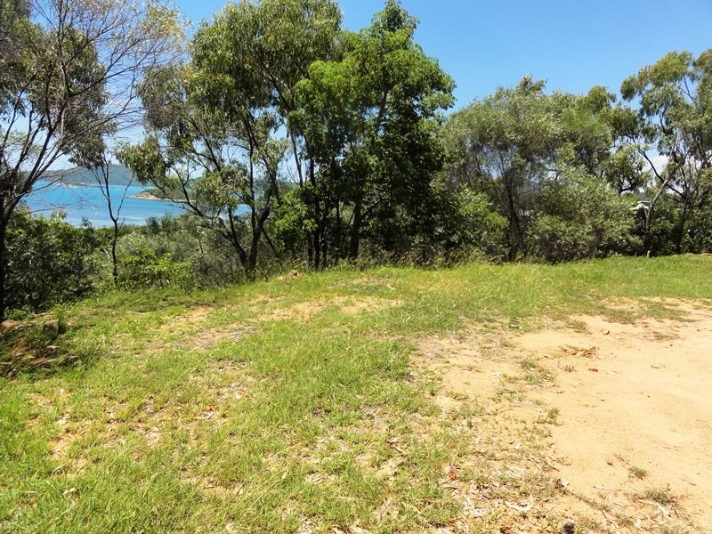 8 Rattray Avenue, Hideaway Bay QLD 4800