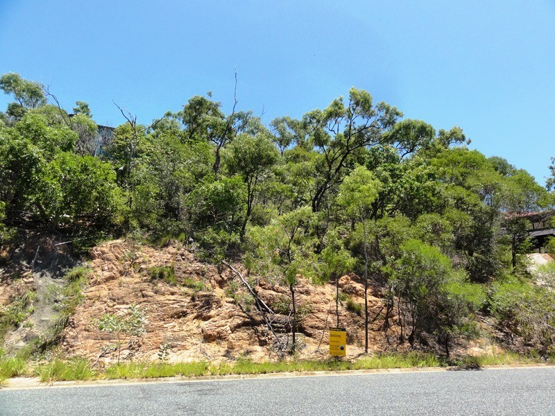 8 Rattray Avenue, Hideaway Bay QLD 4800
