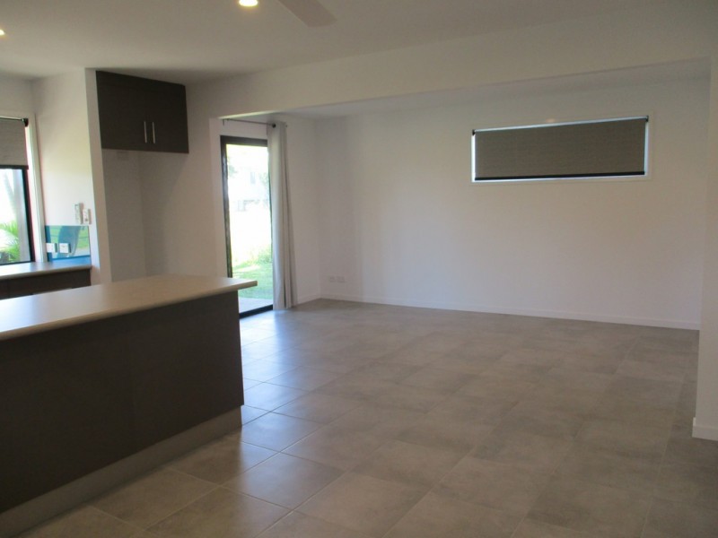 17 Shannon Street, Midge Point QLD 4799