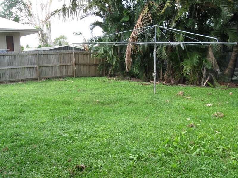 18 Davy Avenue, Proserpine QLD 4800