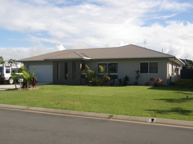 13 Blue Gum St, Whitsunday Gardens, Proserpine QLD 4800
