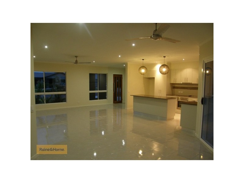 13 Blue Gum St, Whitsunday Gardens, Proserpine QLD 4800