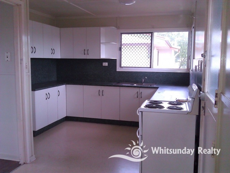 8 Philip St, Proserpine QLD 4800