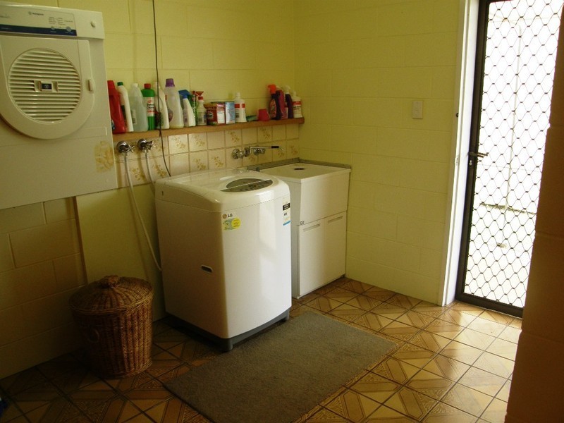 2 Foxlee Street, Proserpine QLD 4800