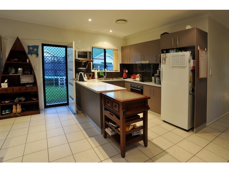18 b Gardenia Street, Proserpine QLD 4800