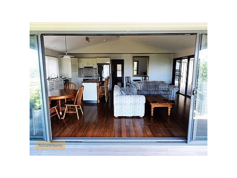 84 Gloucester Avenue, Hideaway Bay QLD 4800